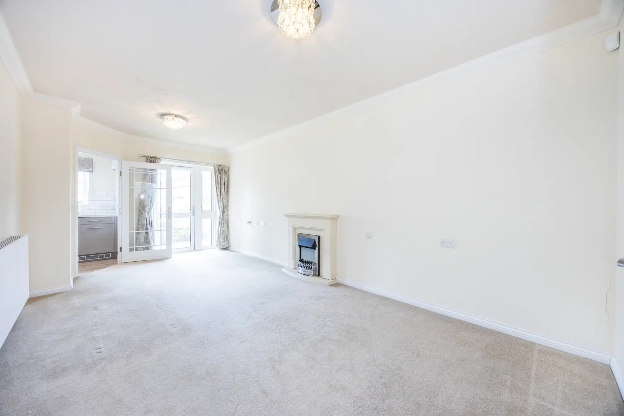 property photo 5 of 18