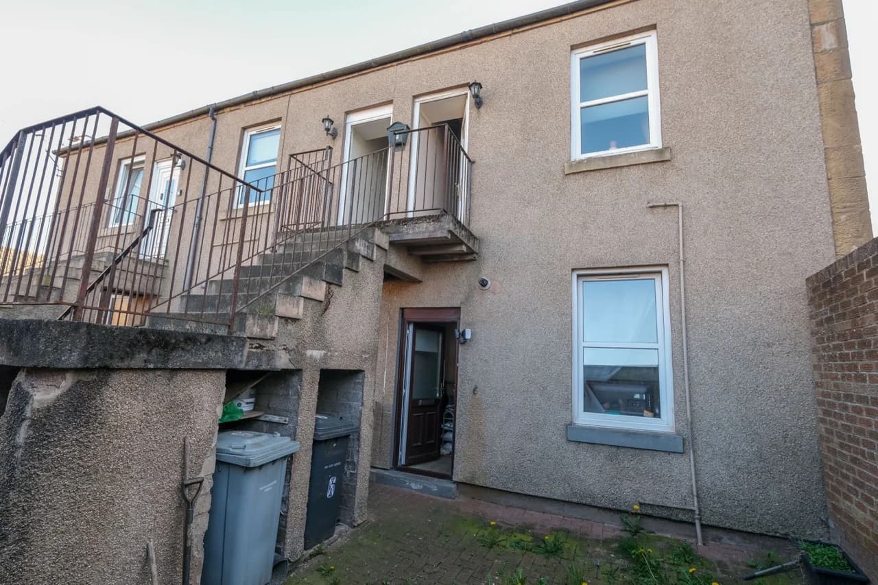 property photo 16 of 17
