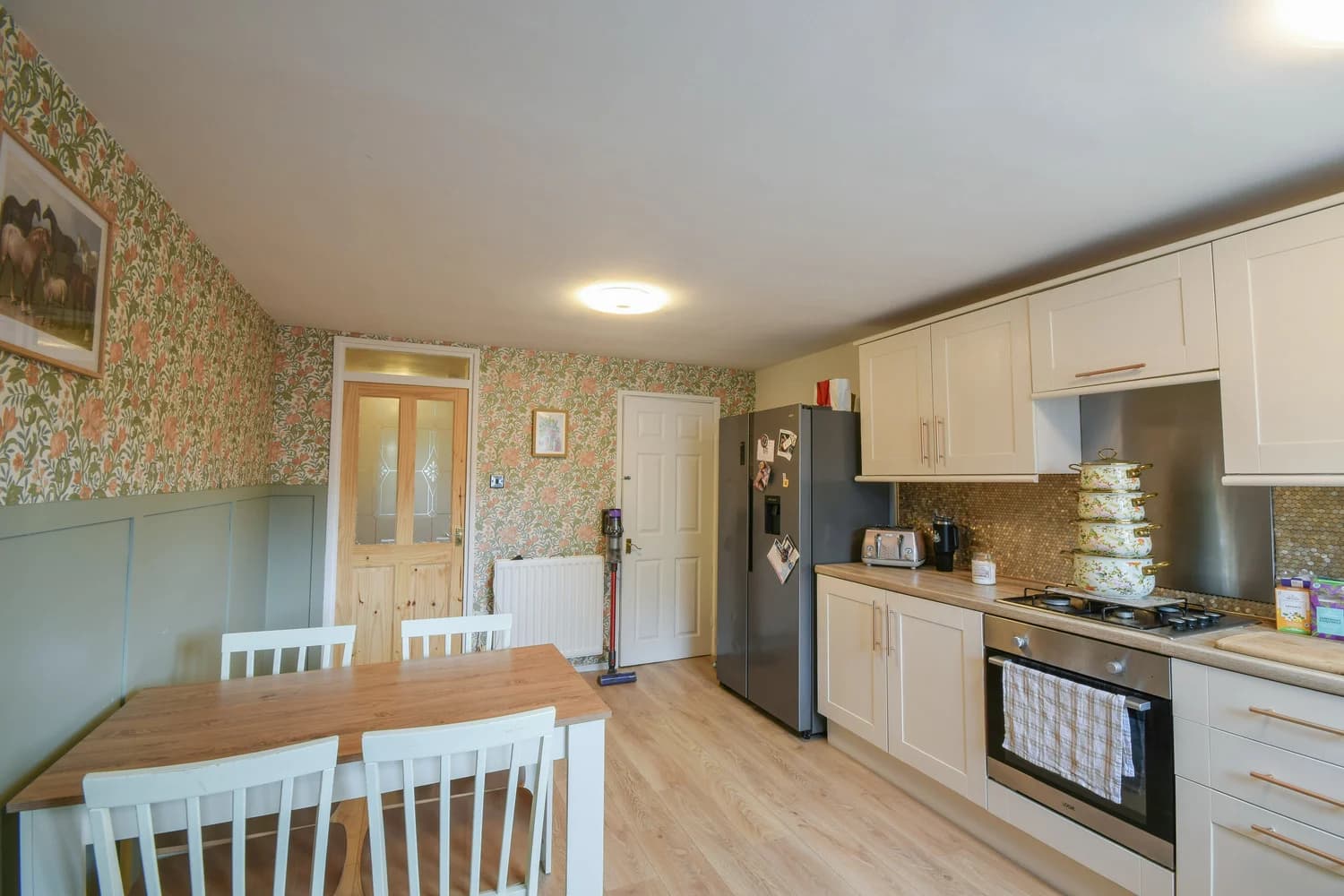 property photo 5 of 15