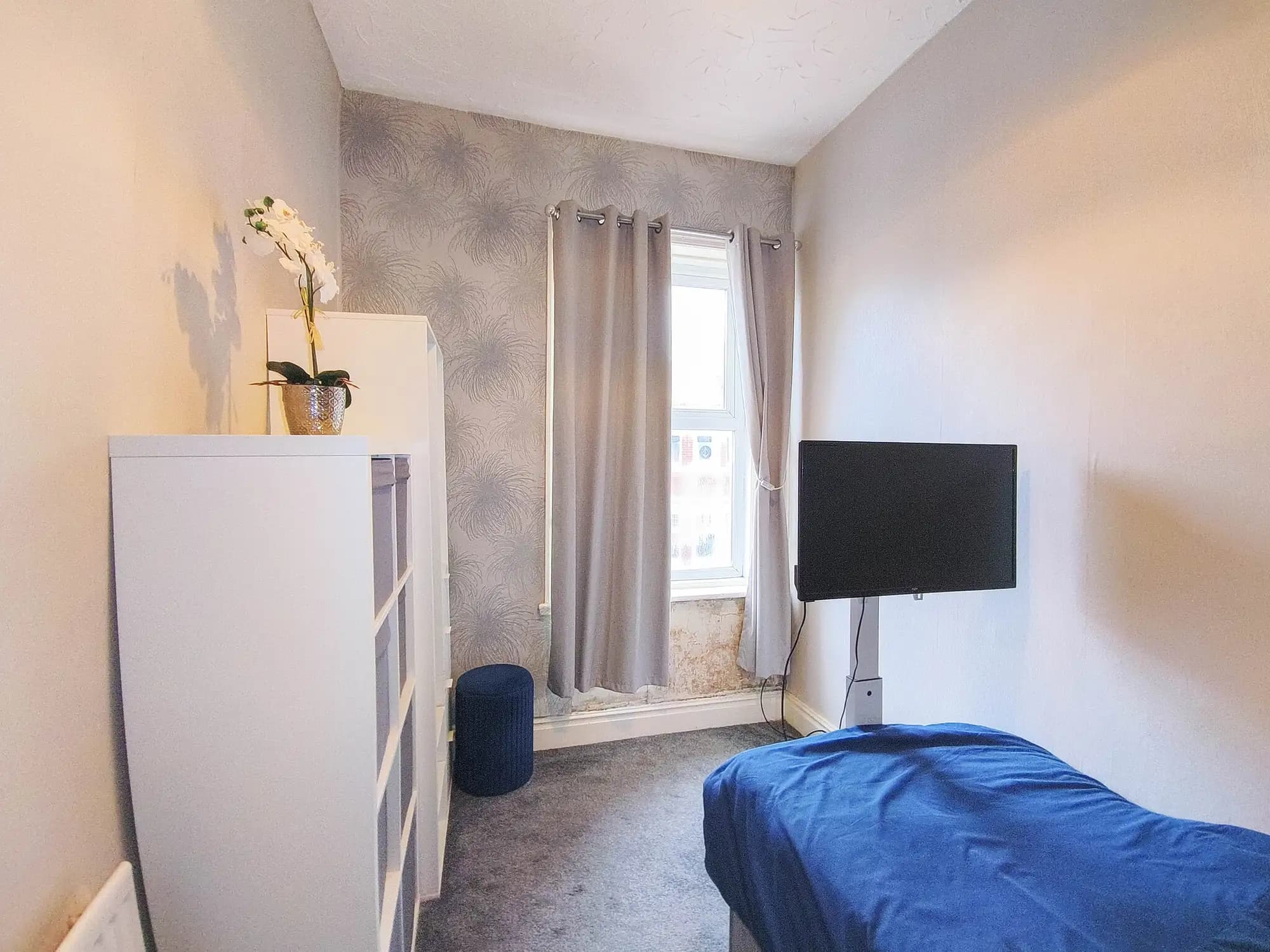 property photo 9 of 13