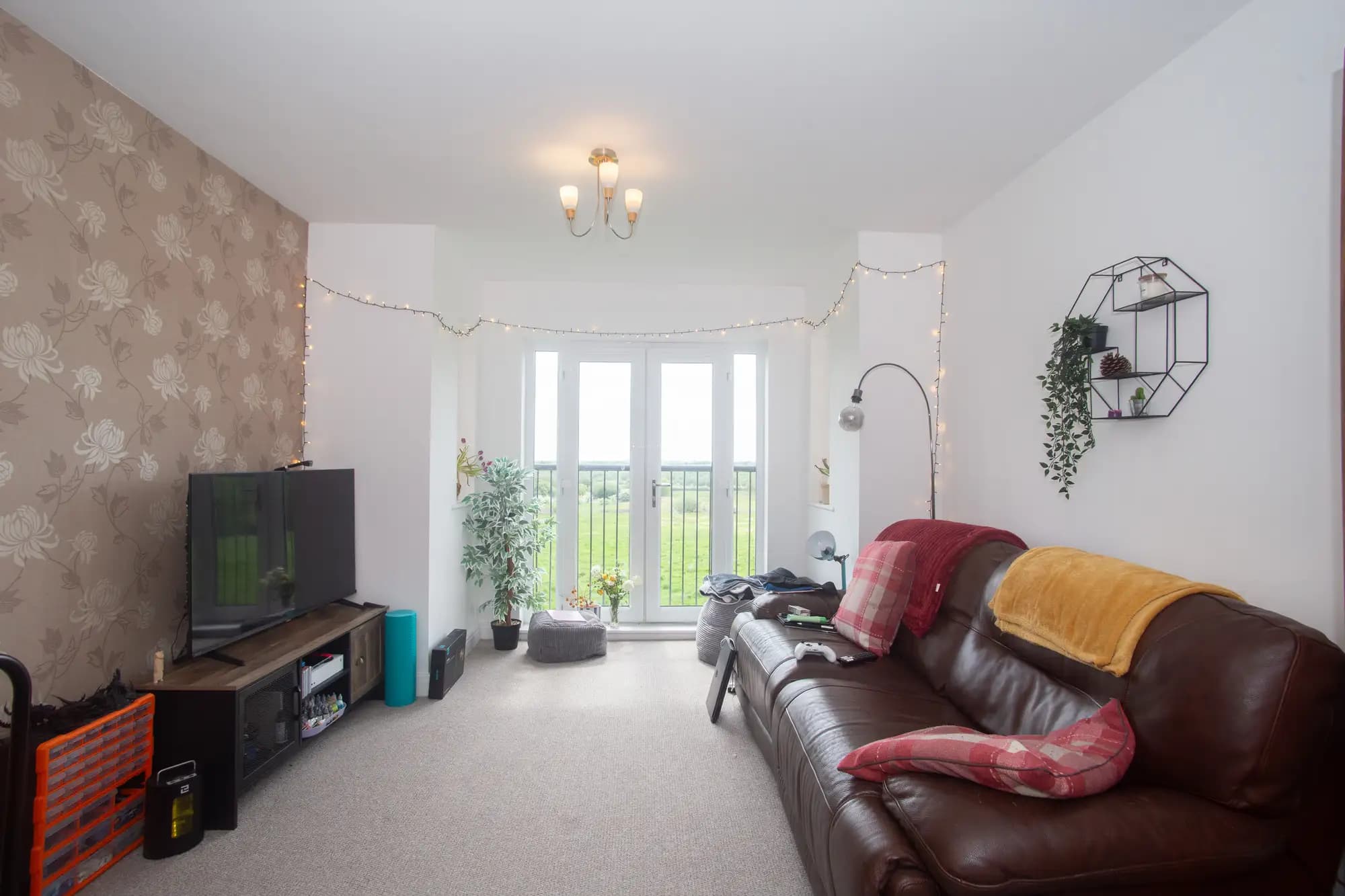 property photo 4 of 15