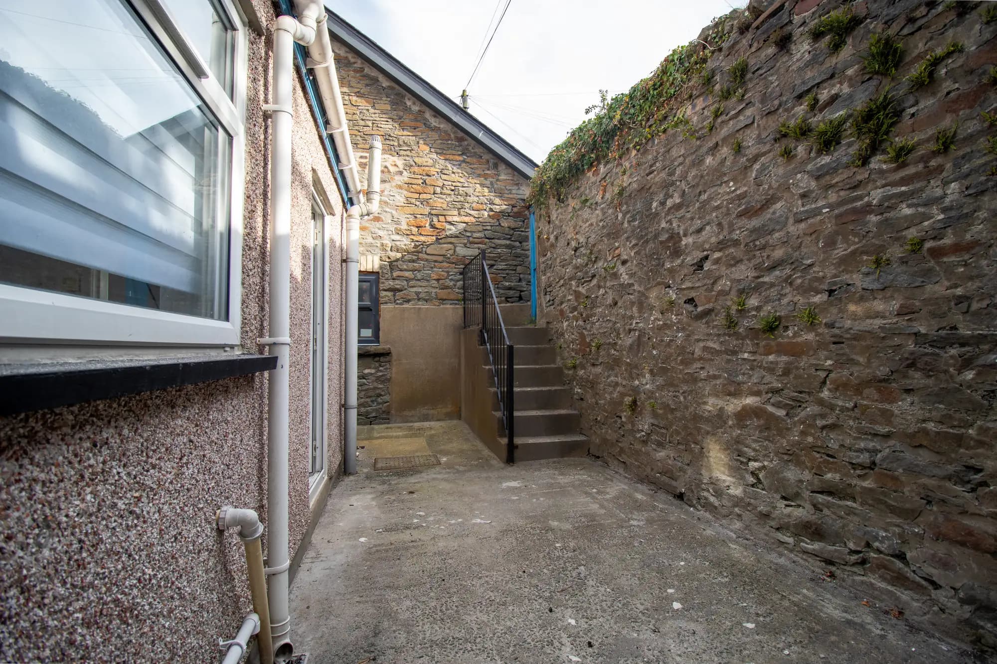 property photo 15 of 16