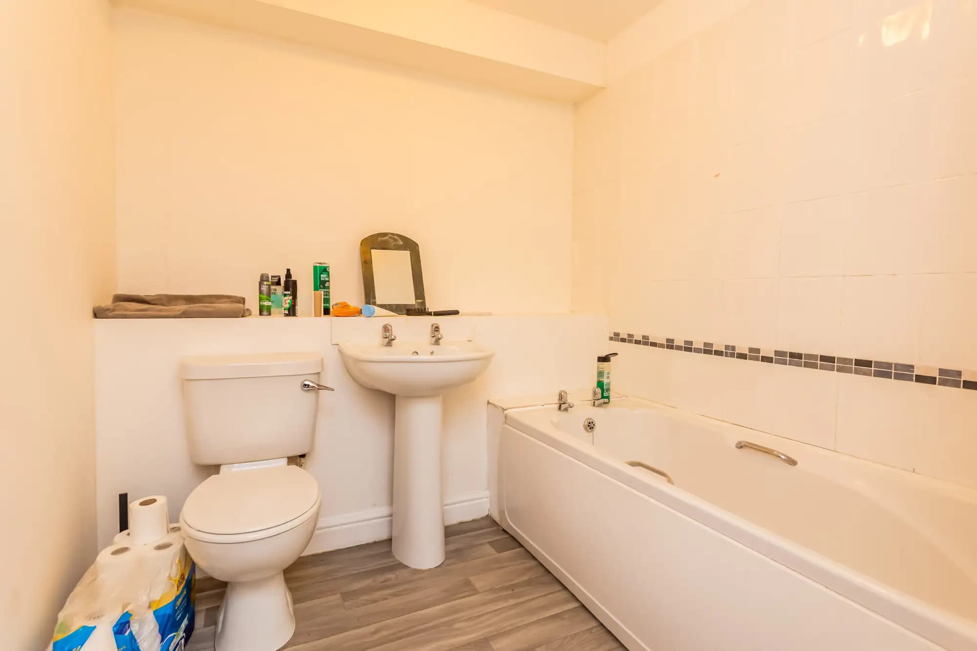 property photo 5 of 9