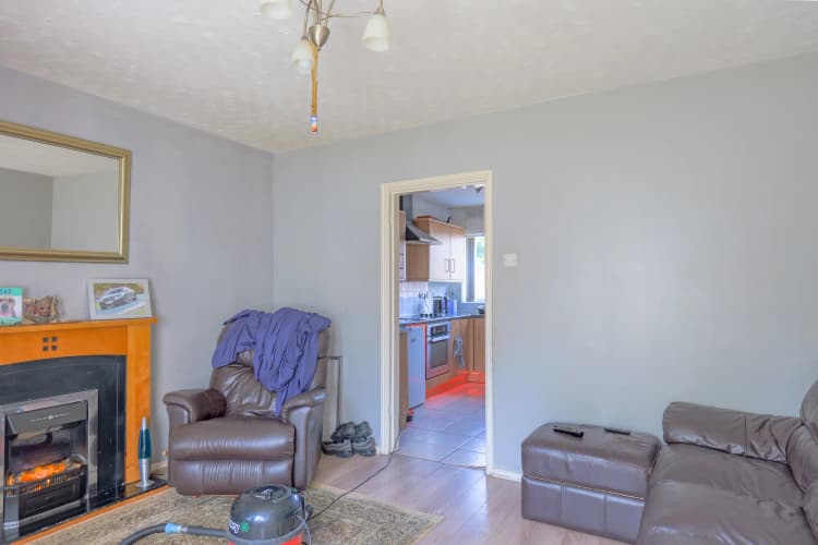 property photo 4 of 21