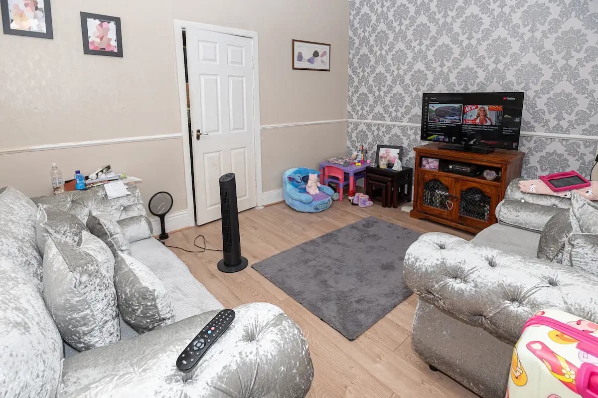 property photo 4 of 20