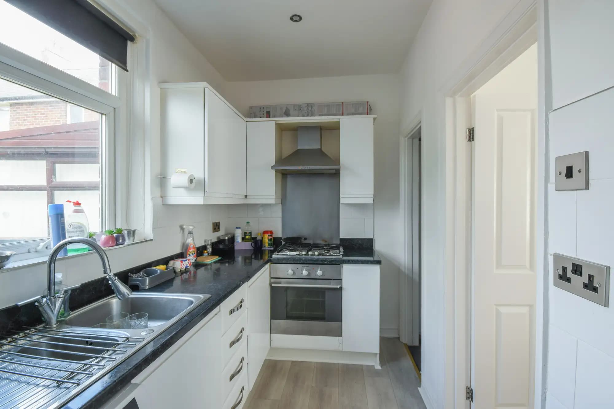 property photo 5 of 16