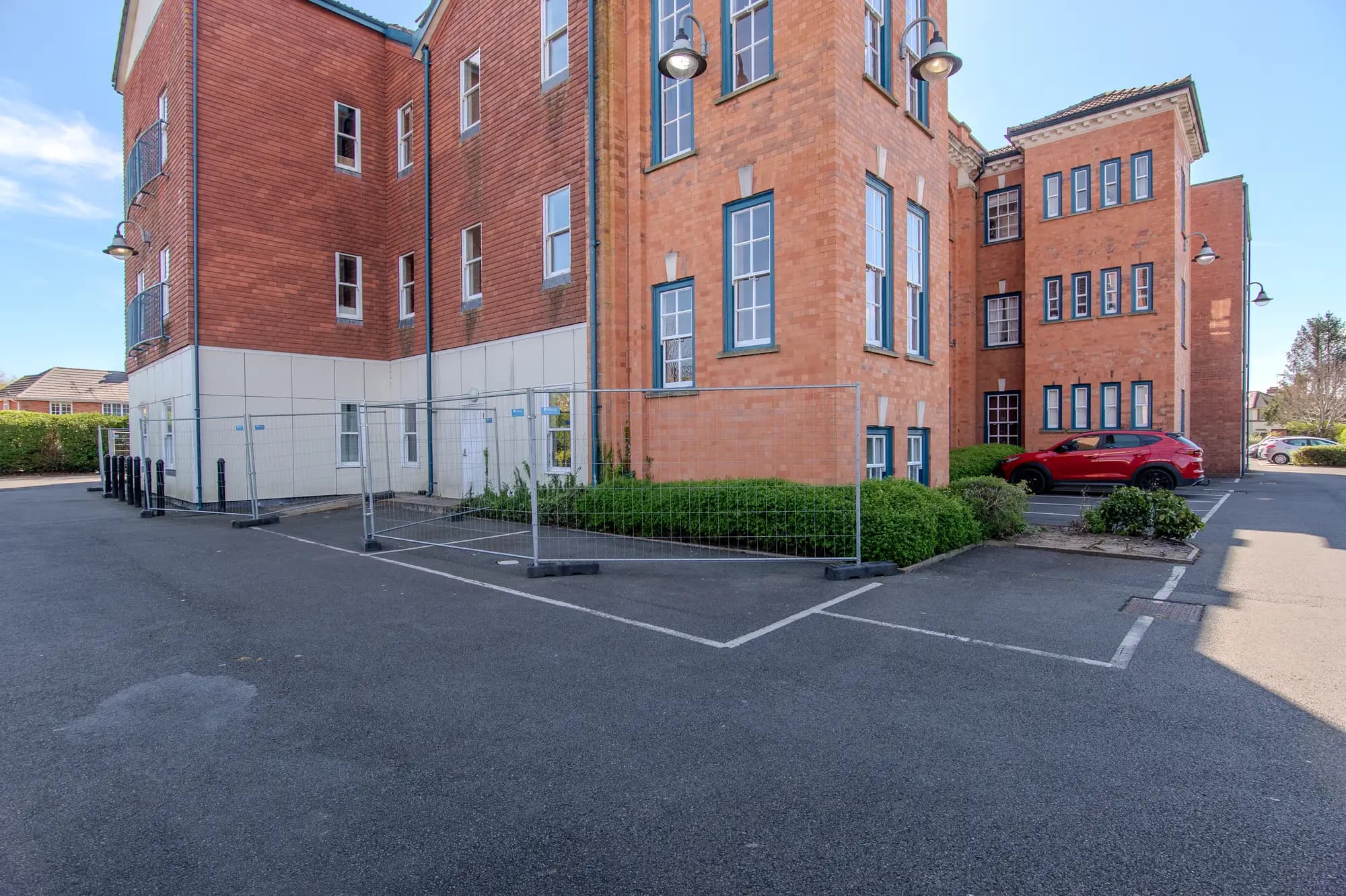 property photo 16 of 20