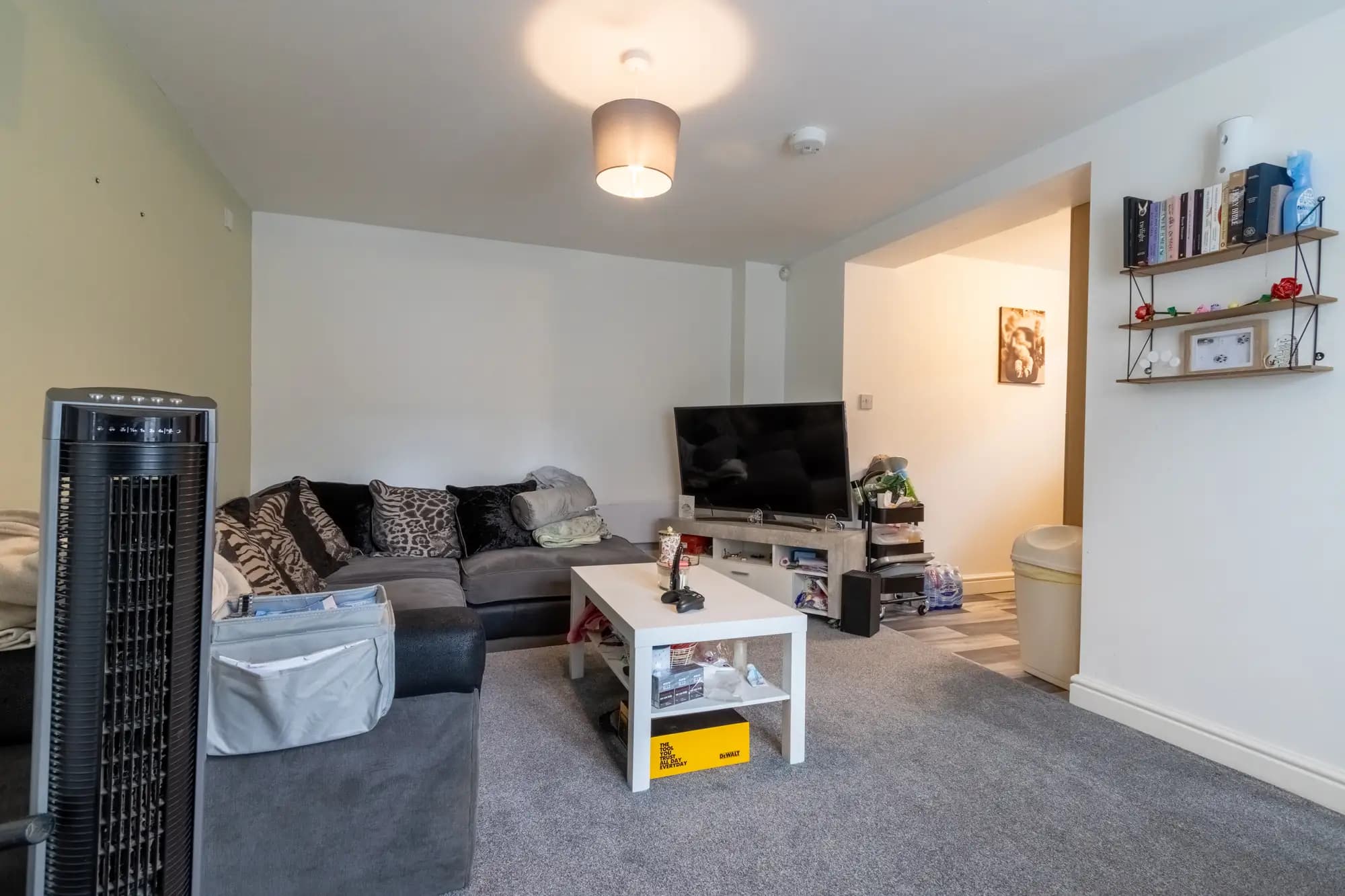 property photo 4 of 15