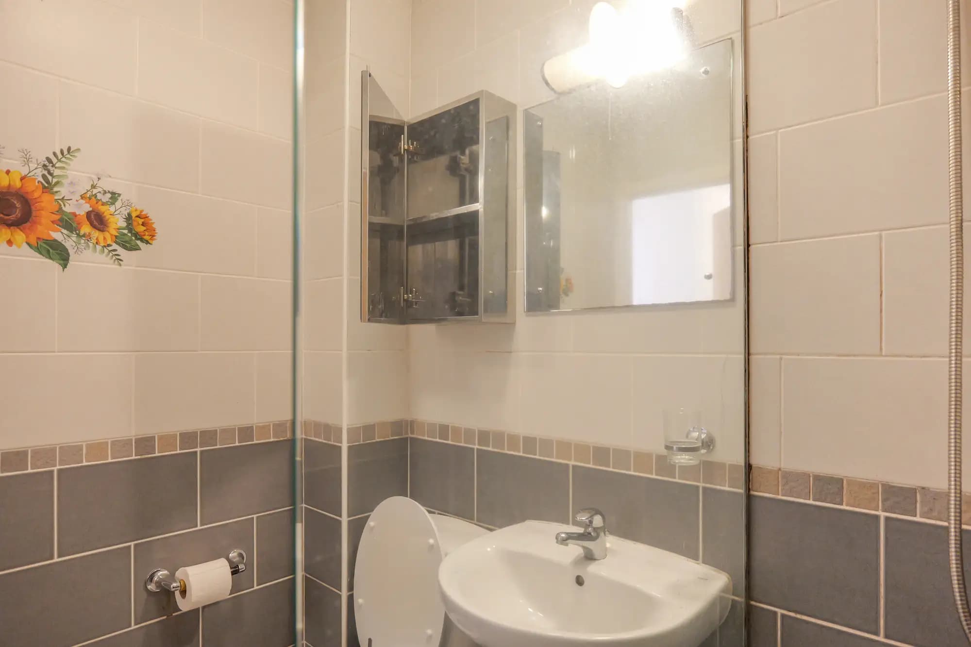 property photo 7 of 13