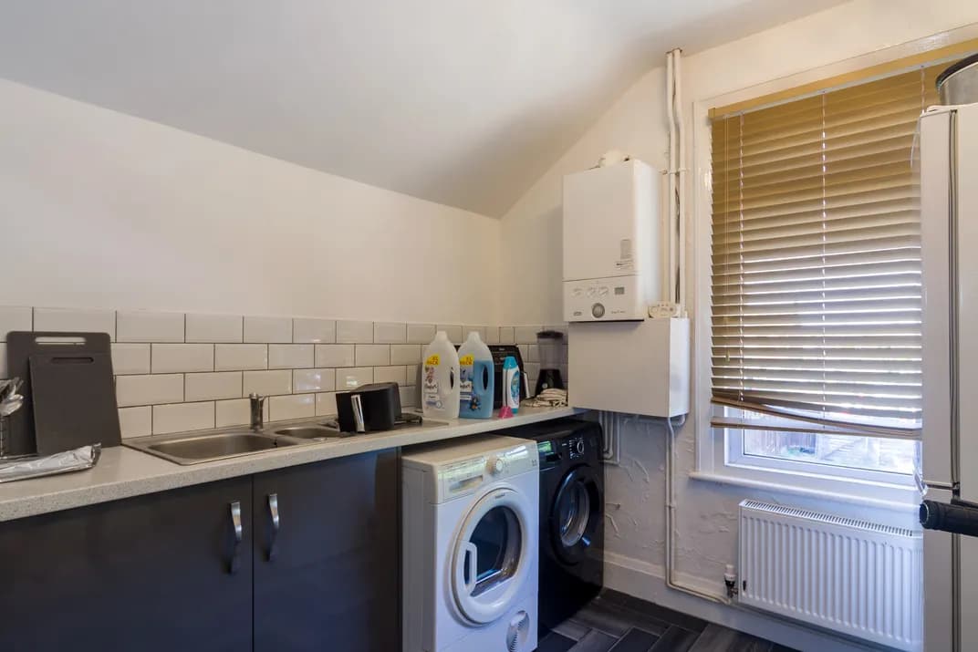 property photo 6 of 15