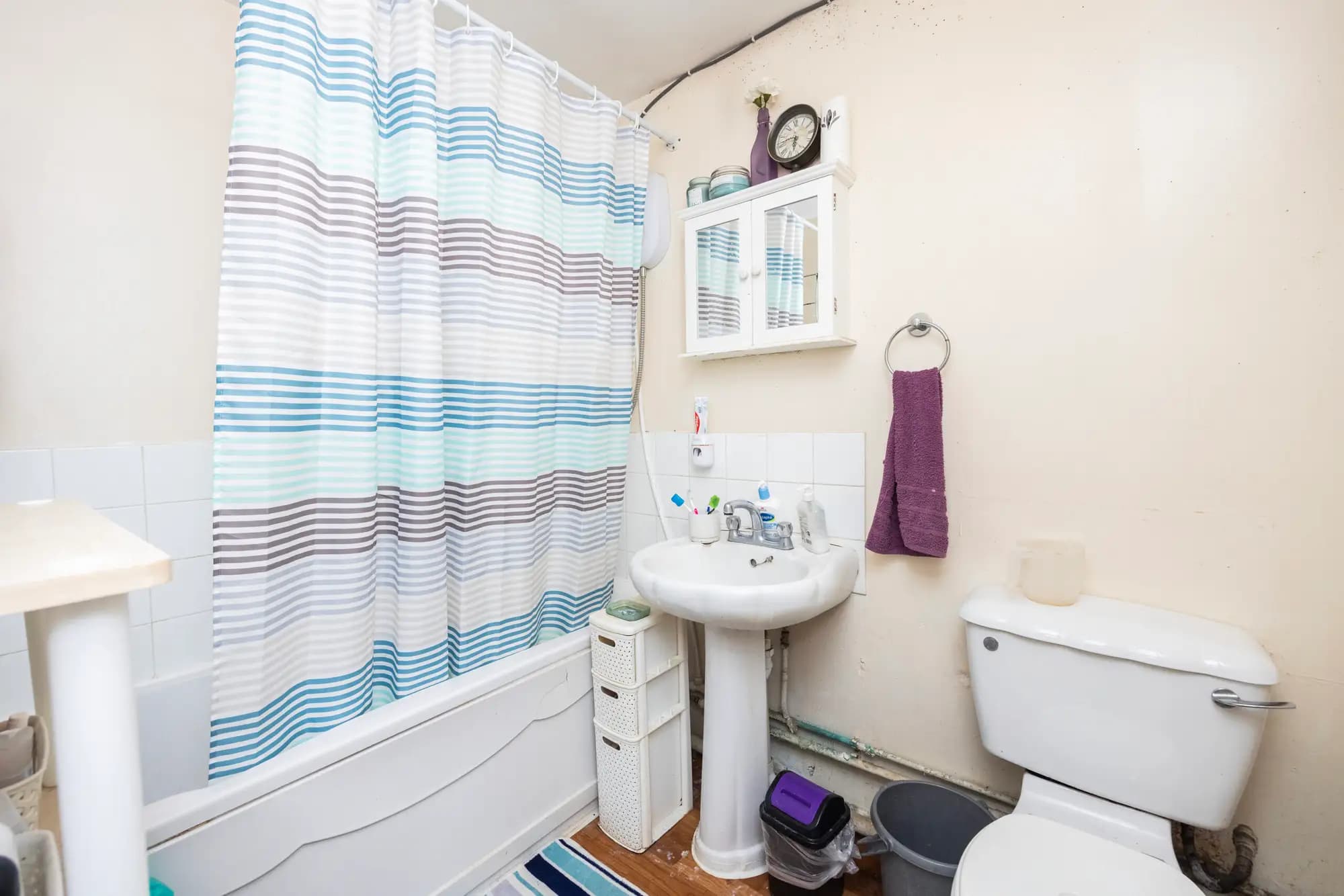 property photo 7 of 17