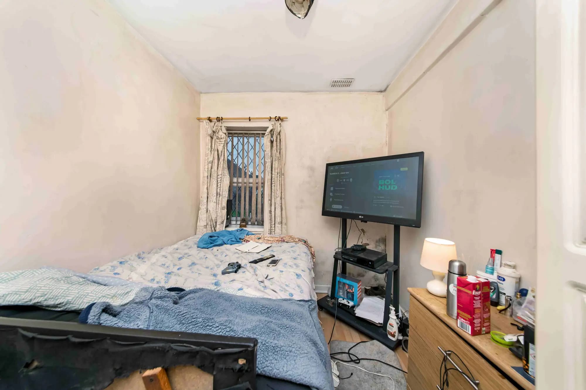 property photo 9 of 14
