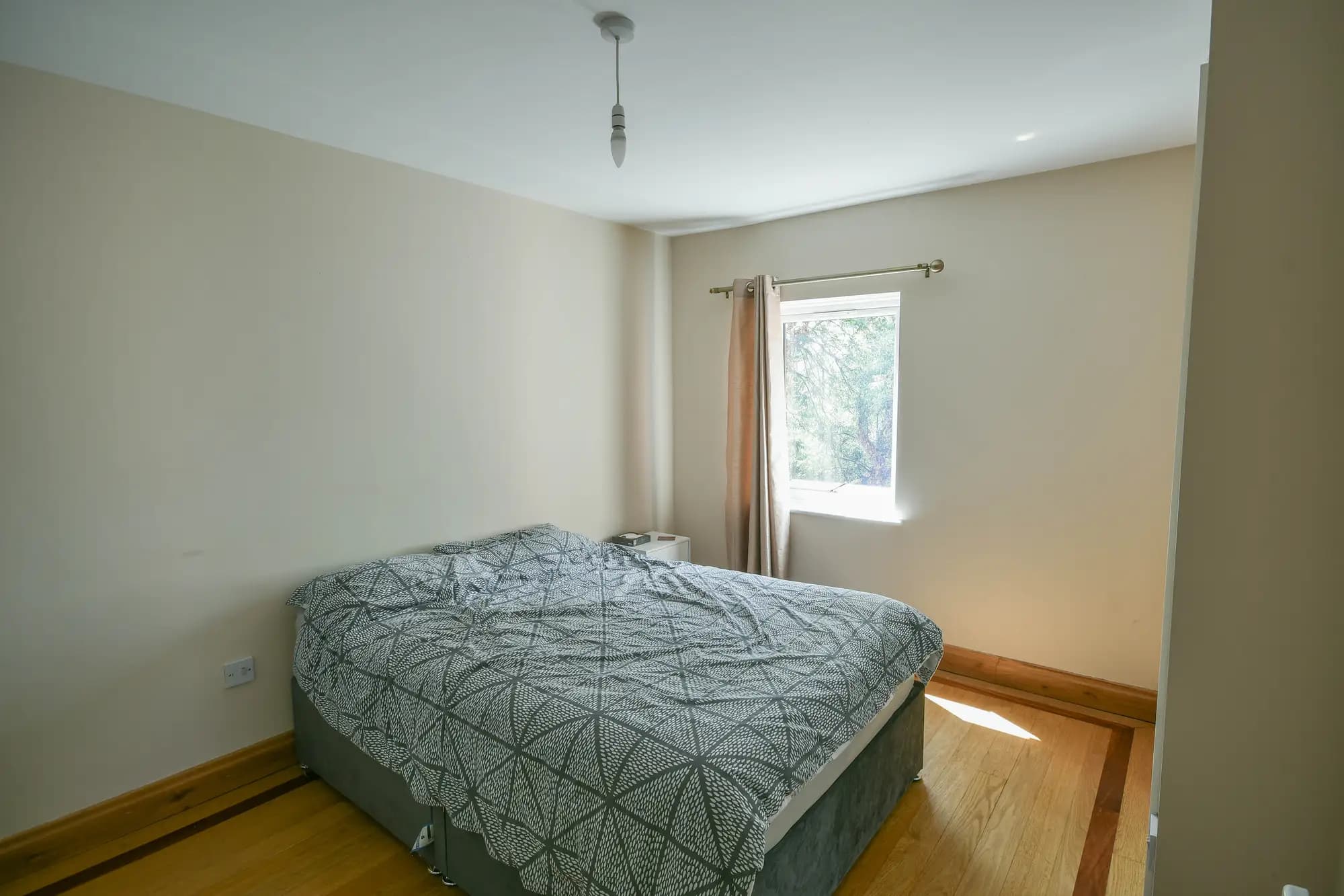 property photo 10 of 17