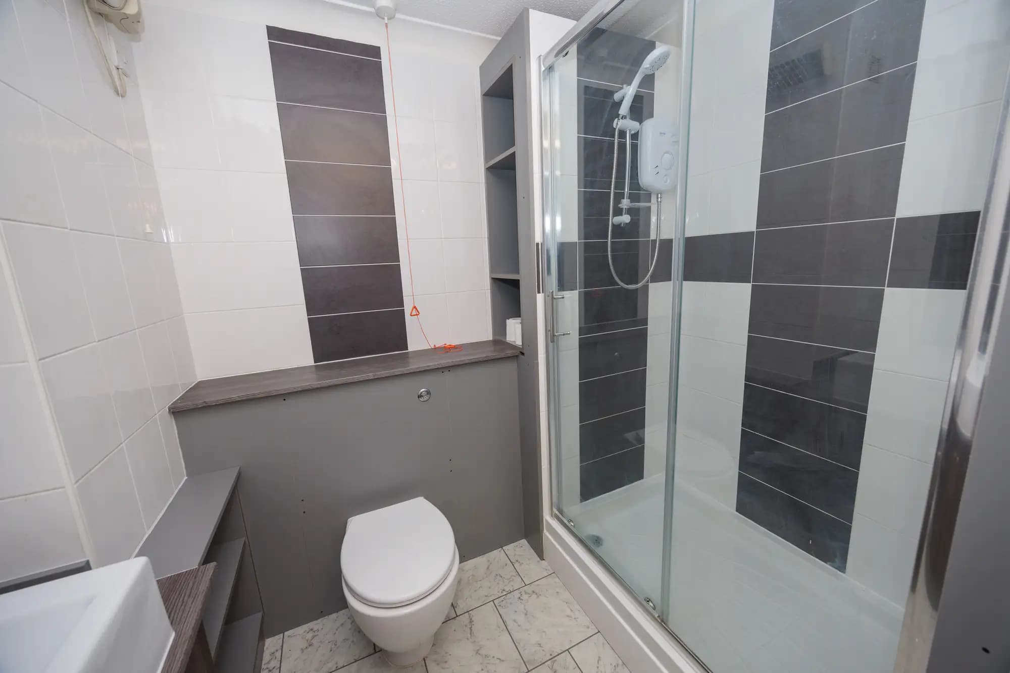 property photo 6 of 13