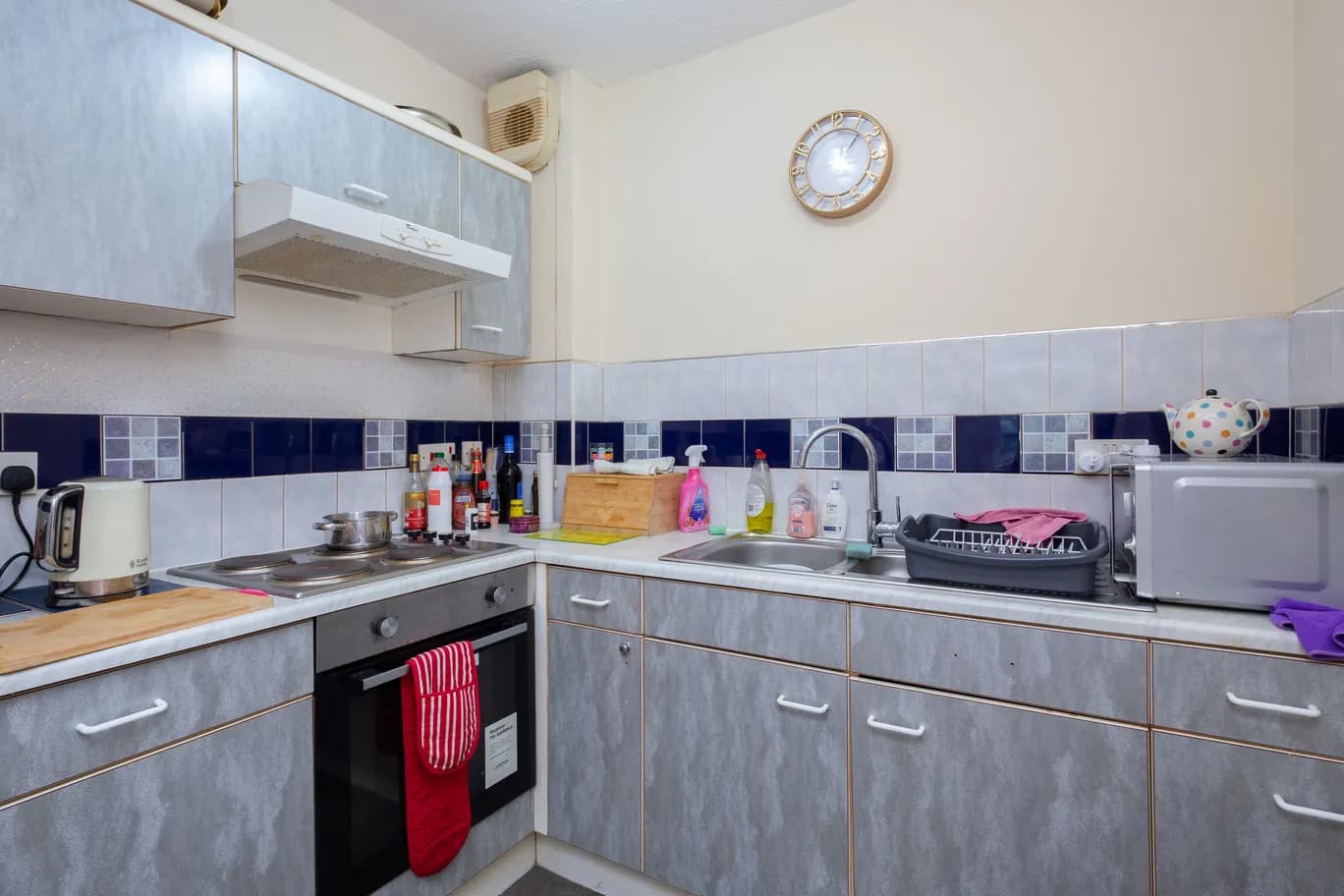 property photo 6 of 26