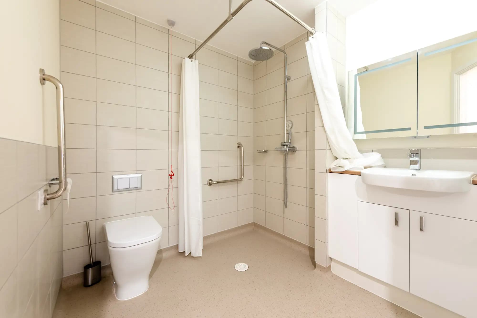 property photo 11 of 42