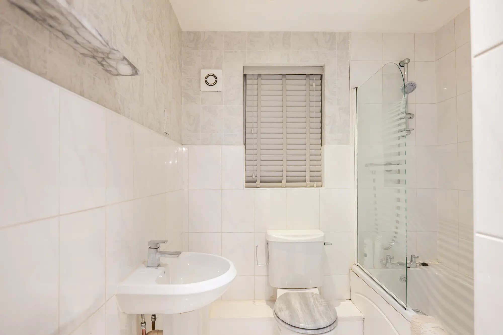 property photo 9 of 23