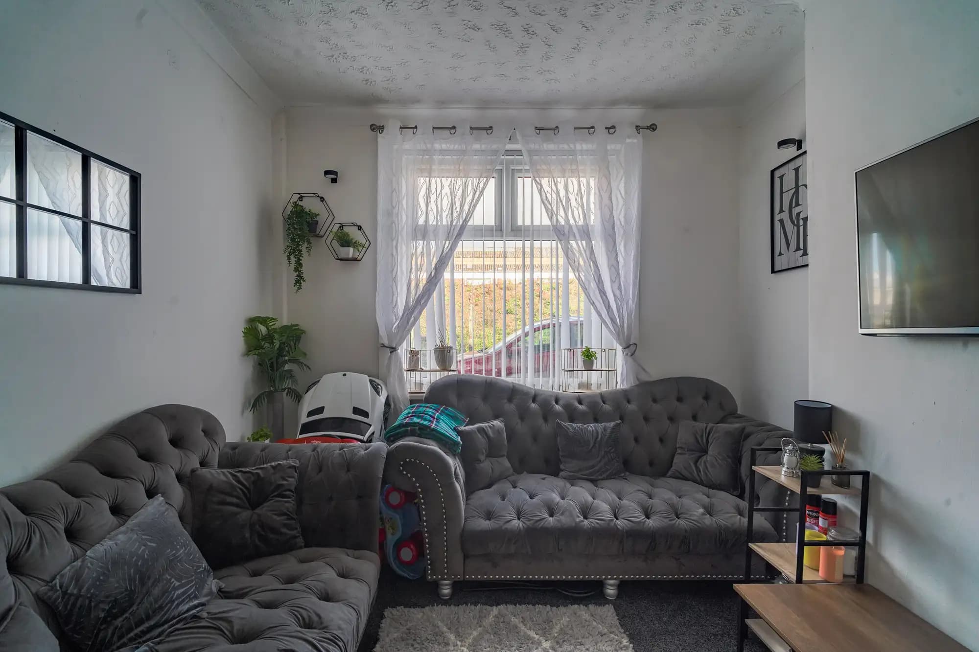 property photo 6 of 21