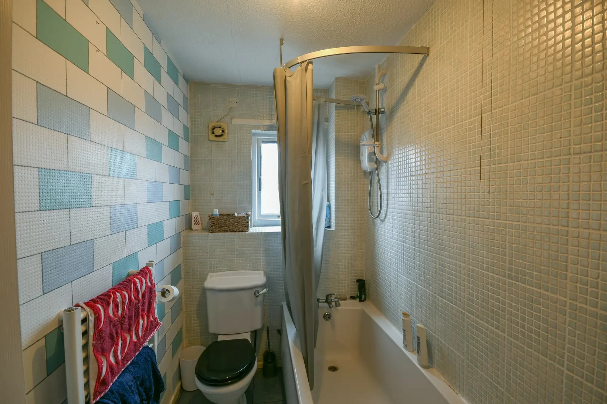 property photo 6 of 15