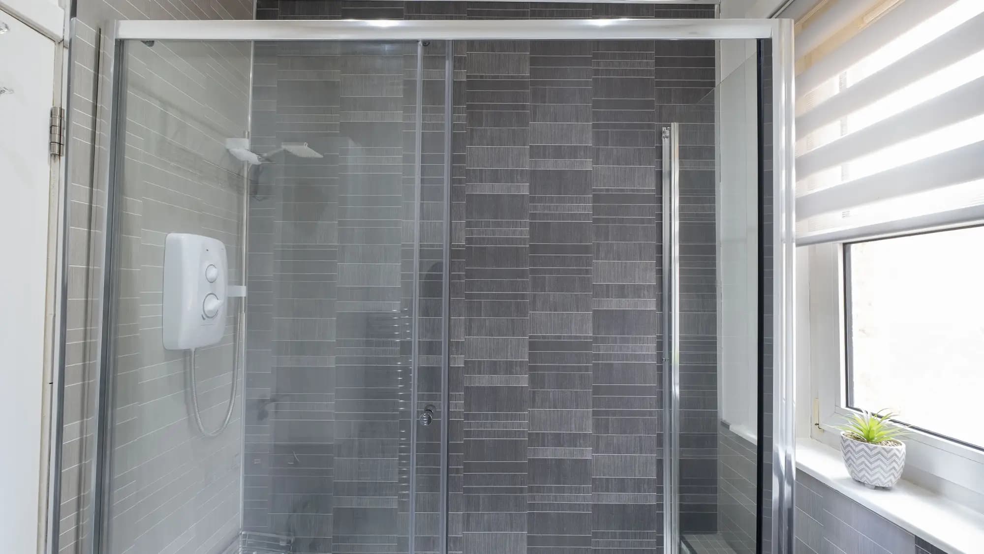 property photo 11 of 25