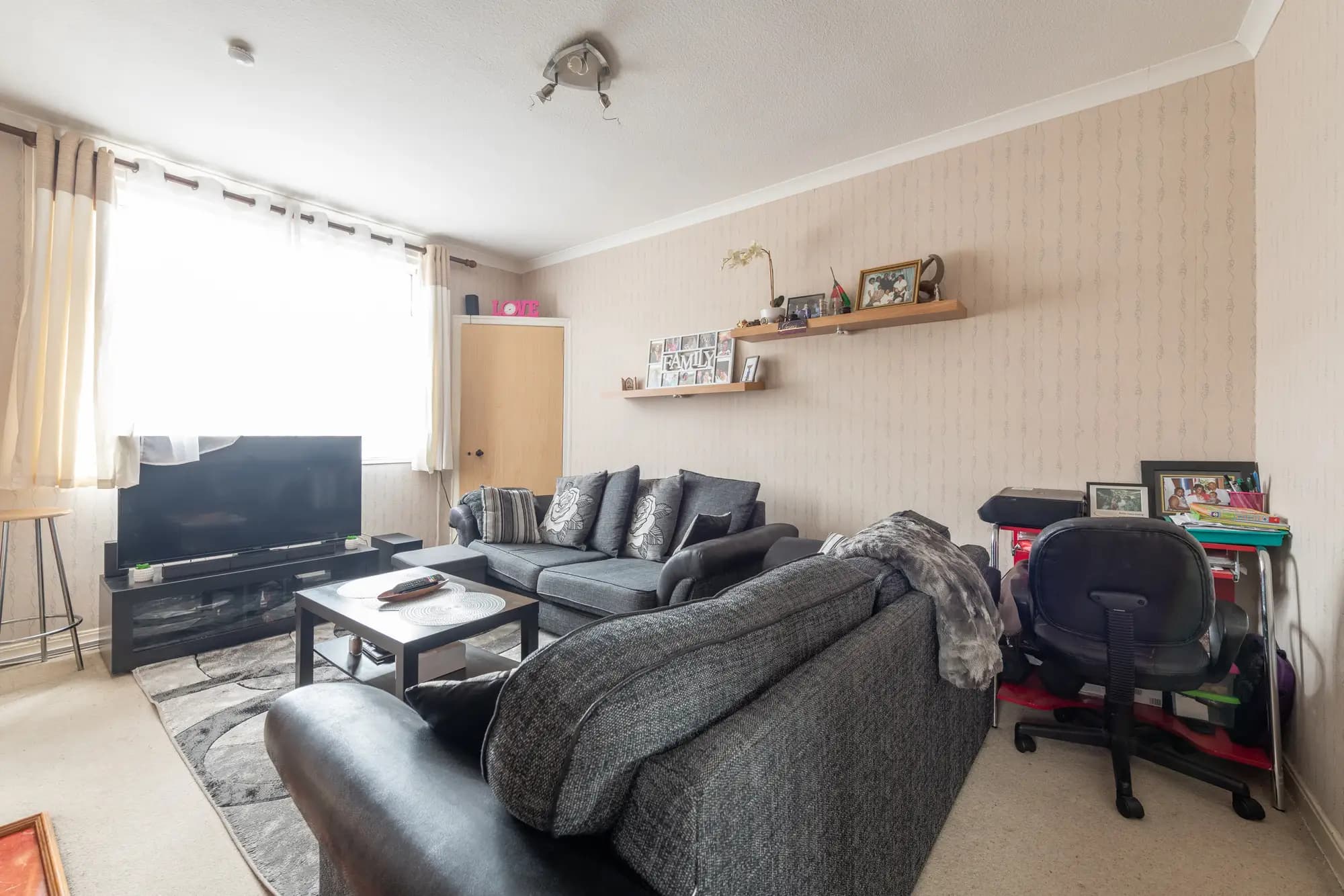 property photo 3 of 23
