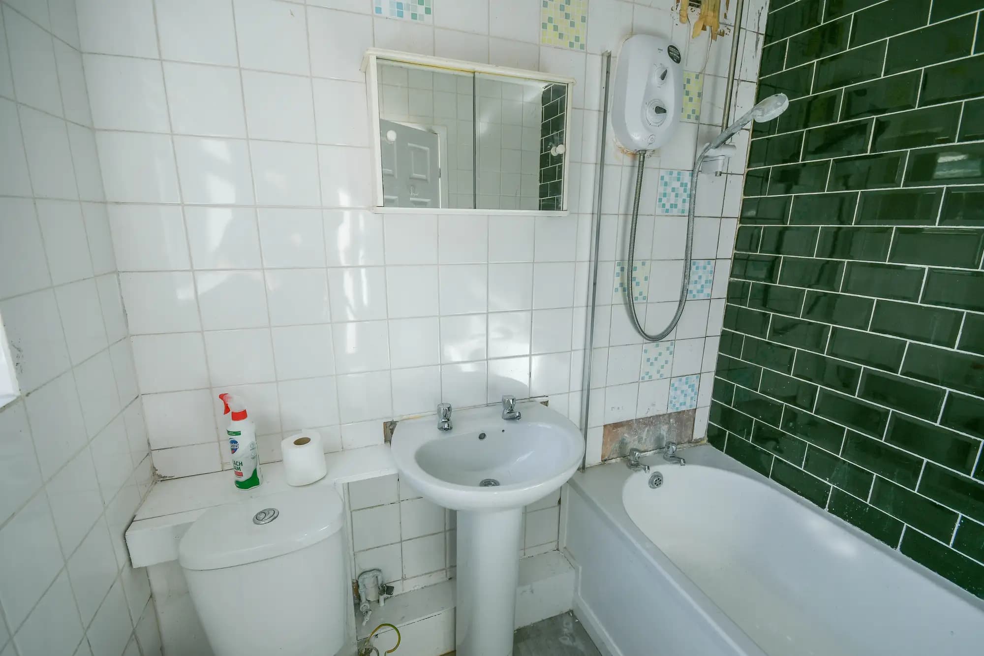 property photo 7 of 17