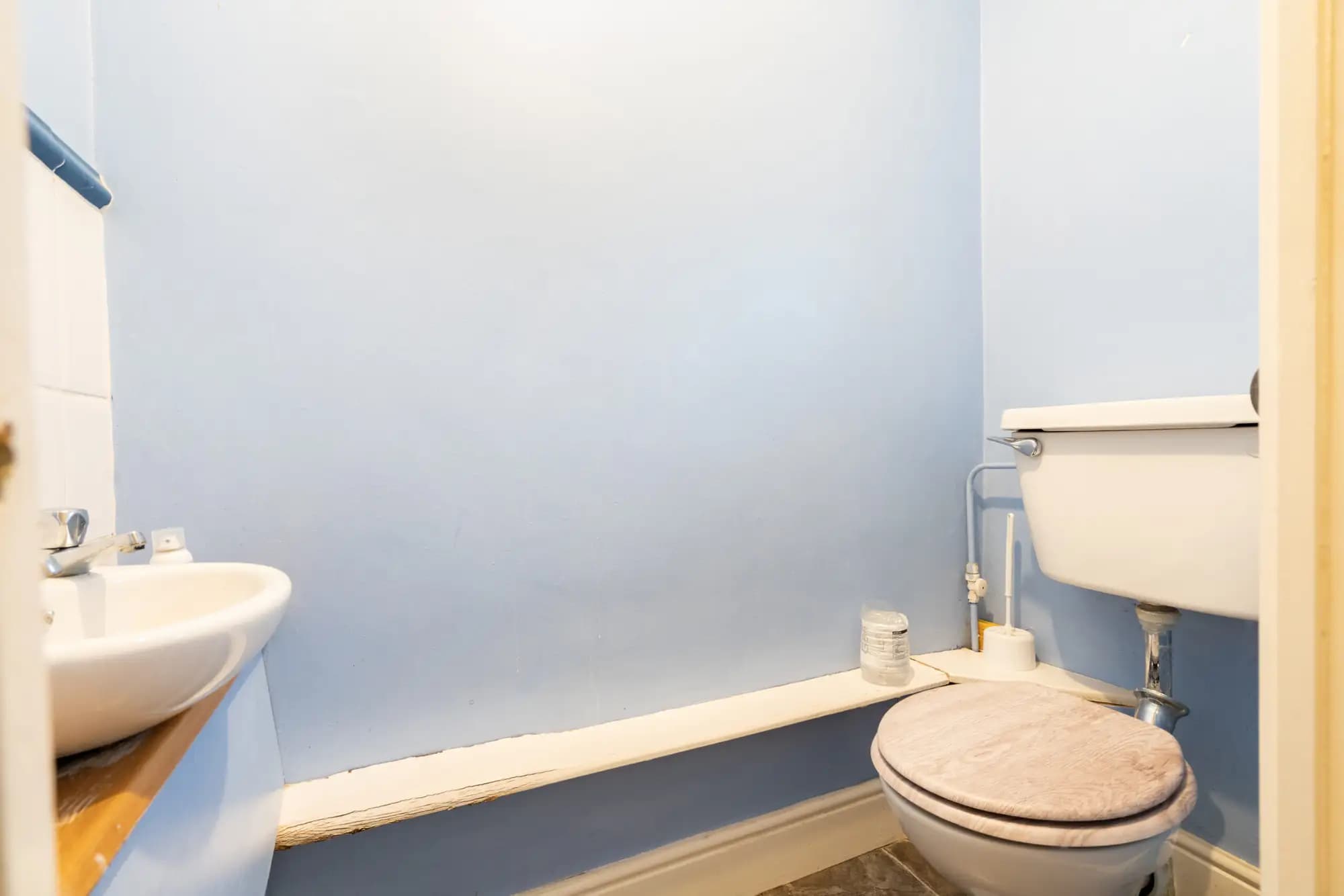 property photo 9 of 27