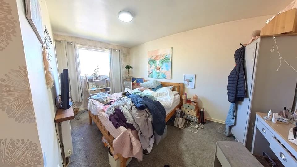 property photo 13 of 19