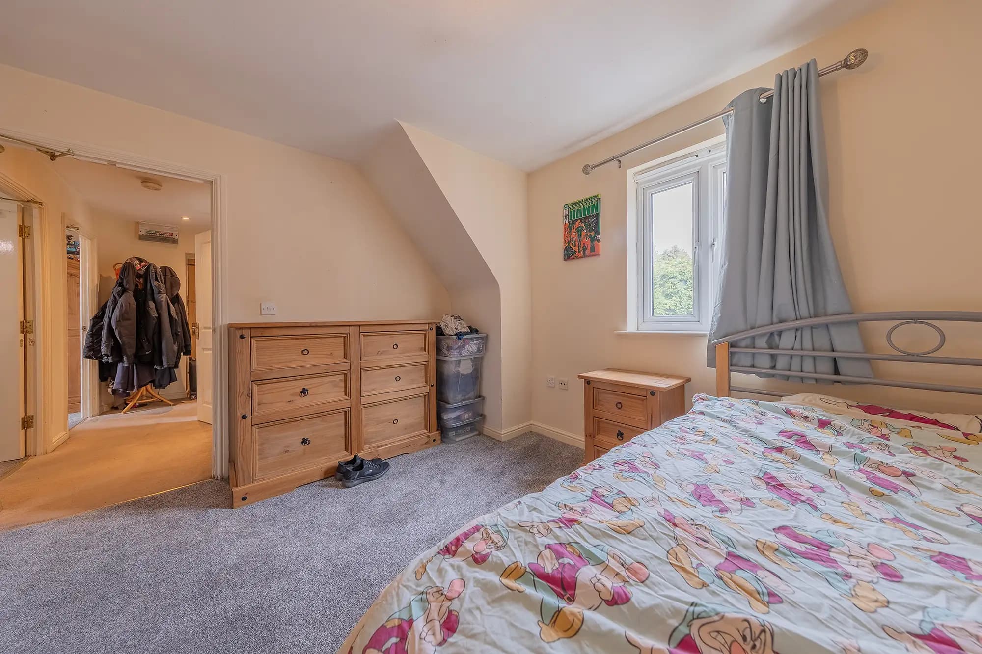 property photo 8 of 17