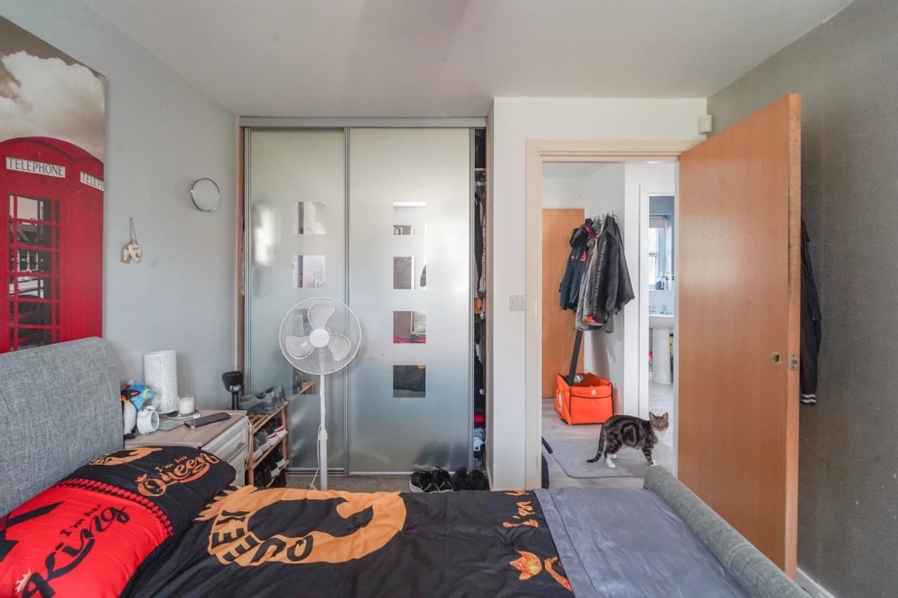 property photo 11 of 20