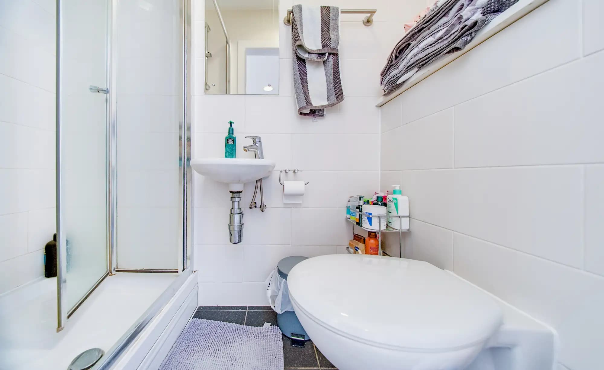property photo 5 of 9