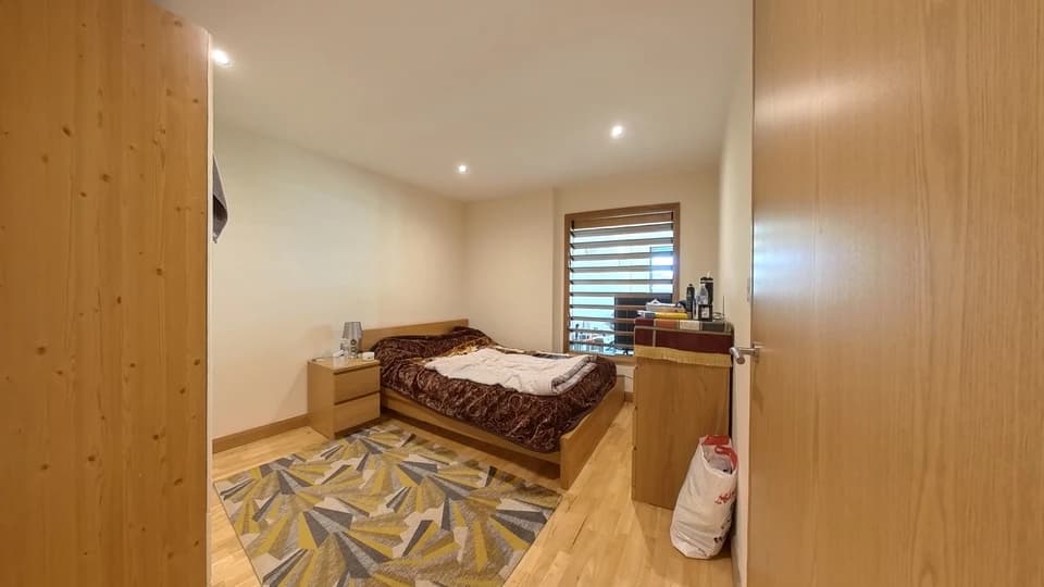 property photo 10 of 18