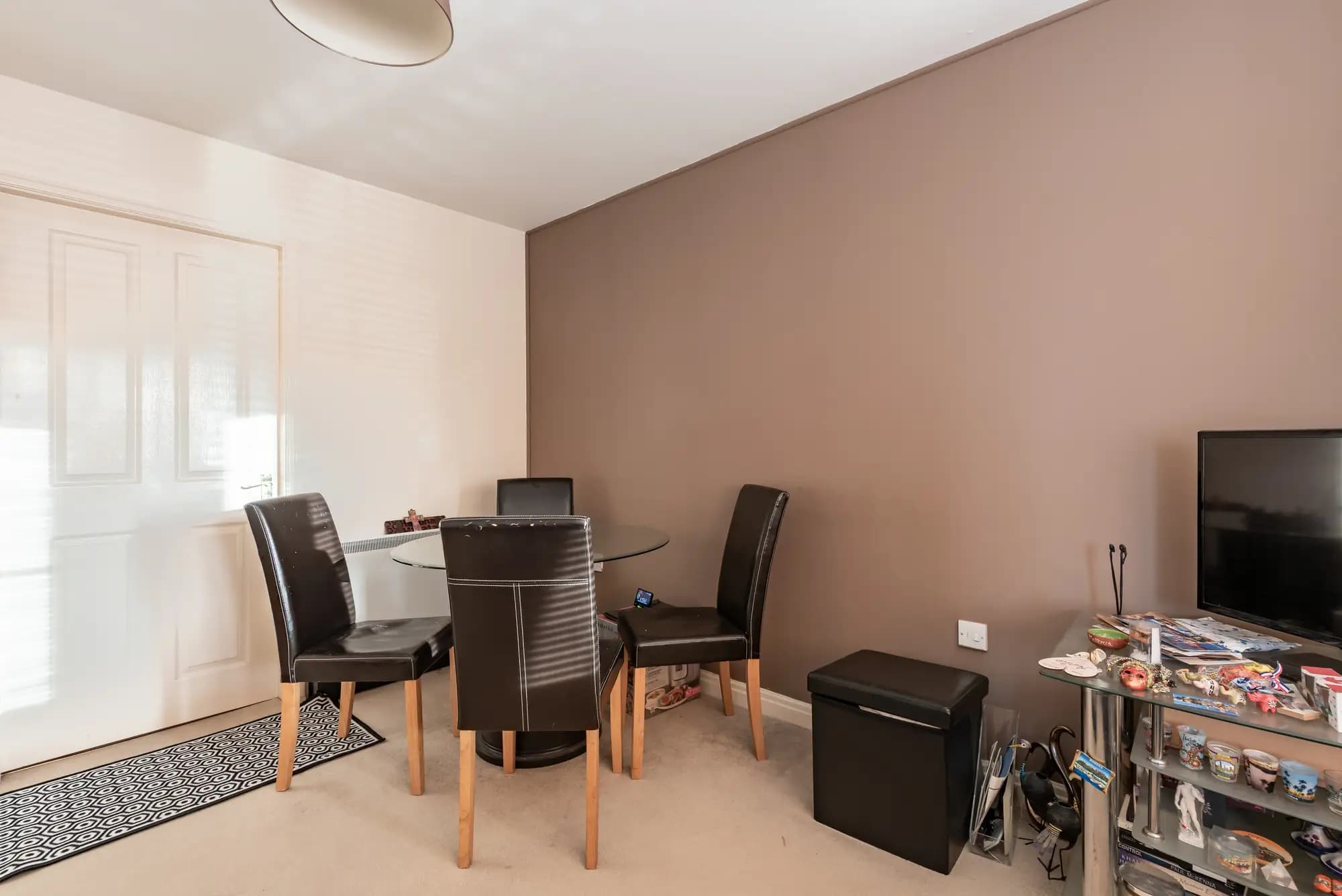 property photo 4 of 21