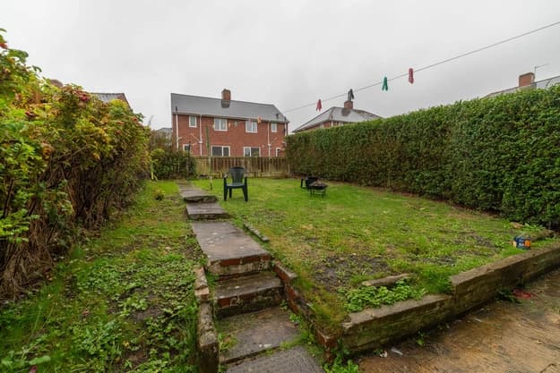 property photo 14 of 17