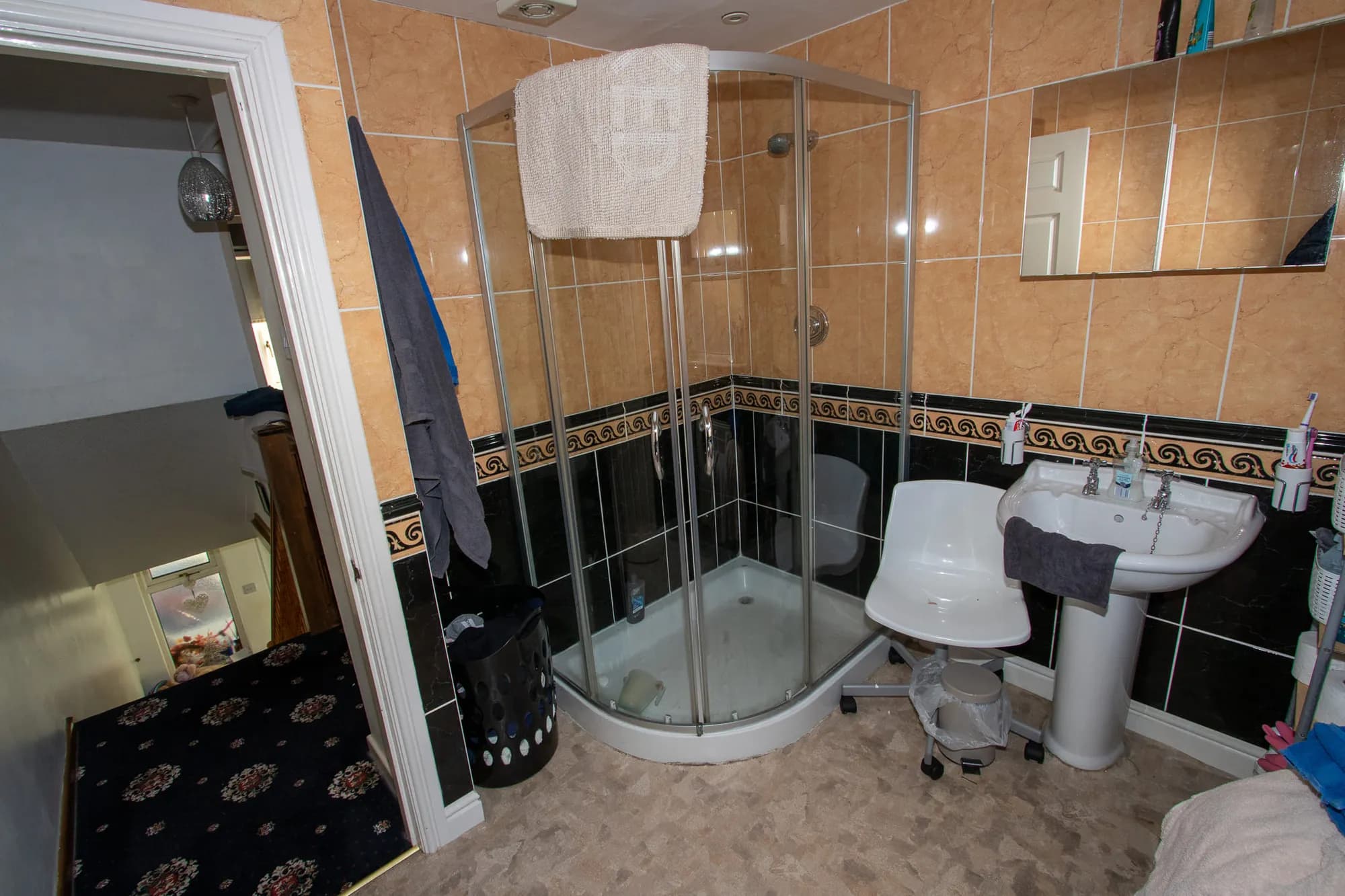 property photo 8 of 20