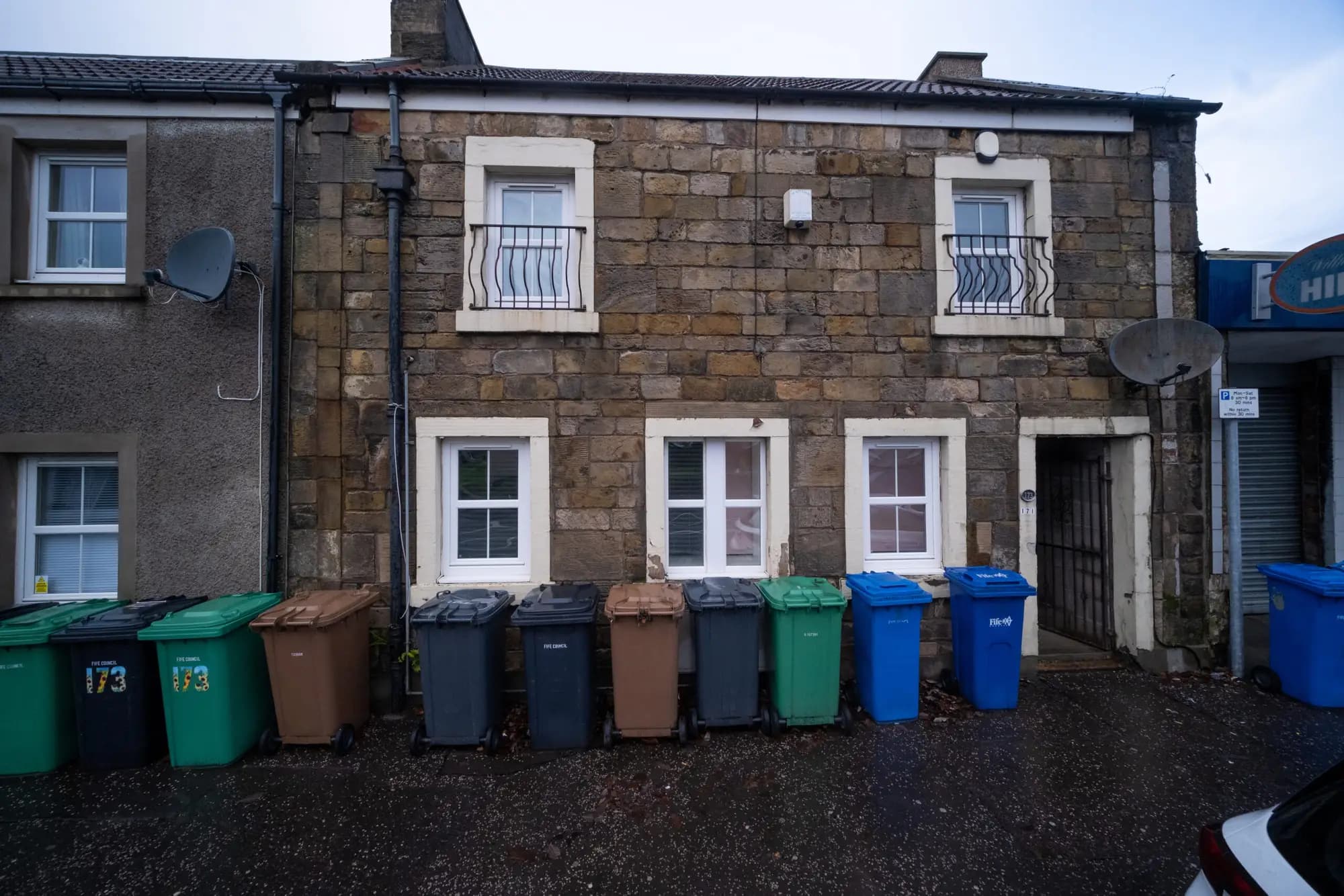 property photo 13 of 16