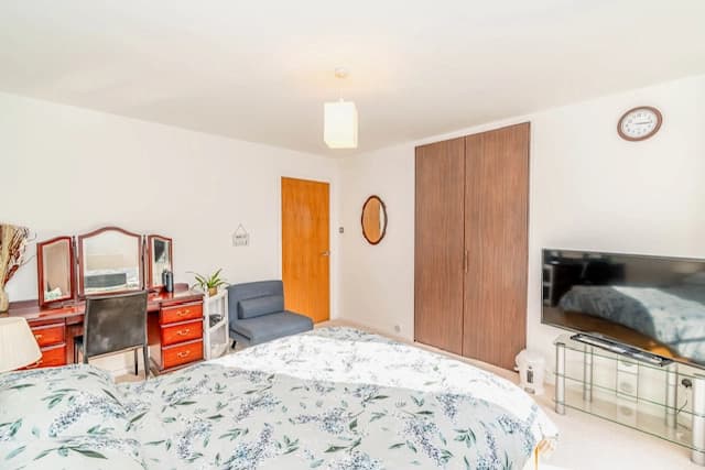 property photo 22 of 39