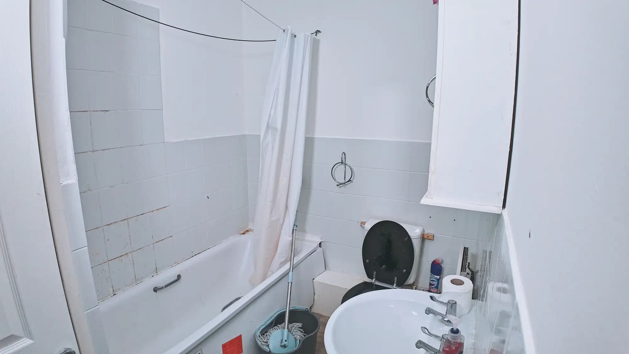 property photo 8 of 16