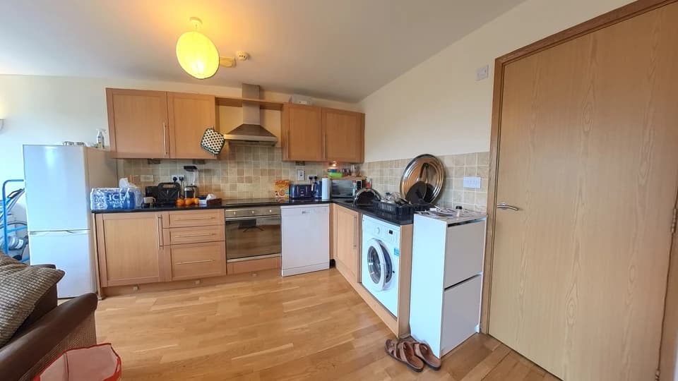 property photo 4 of 18