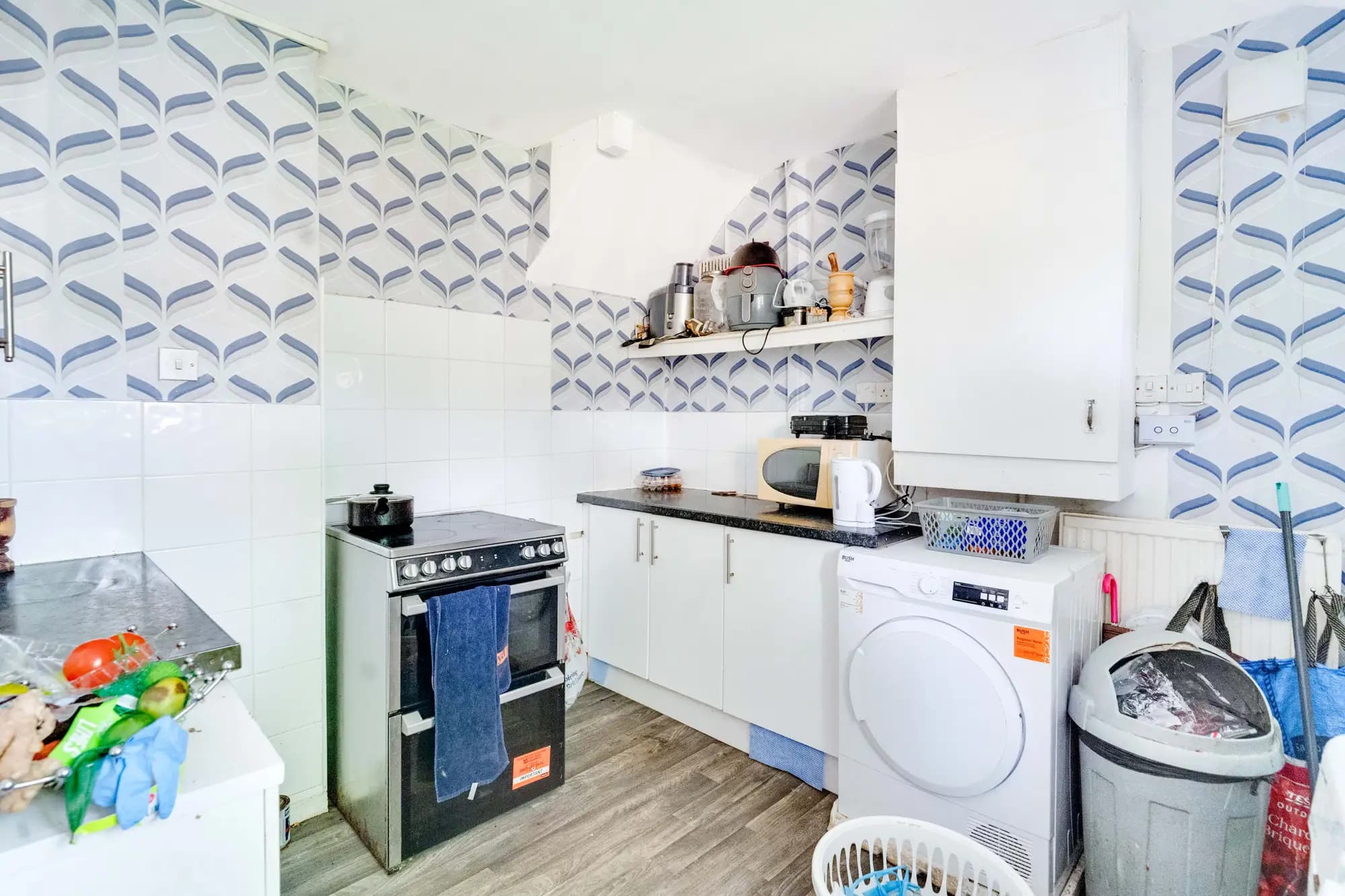 property photo 6 of 17