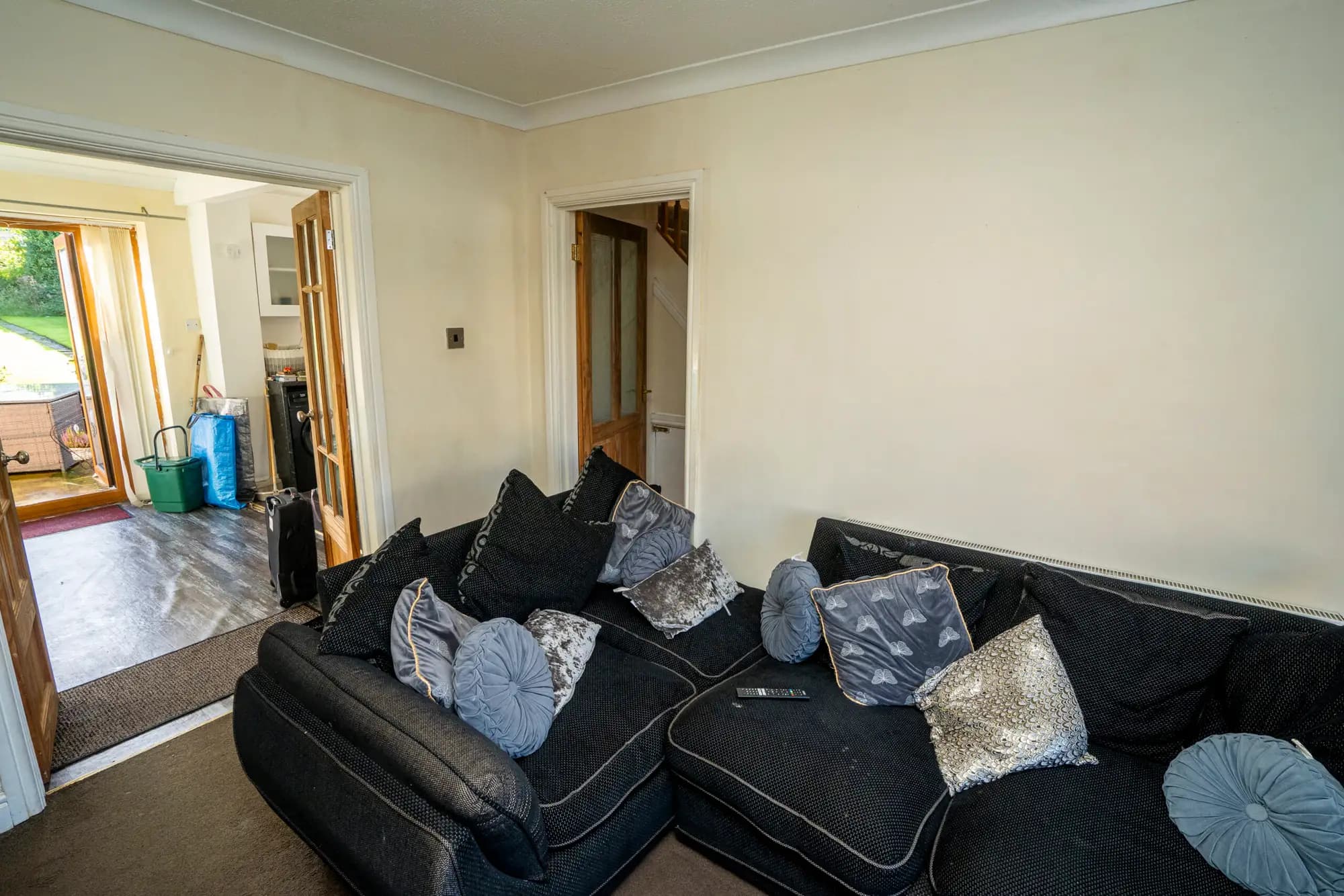 property photo 4 of 28