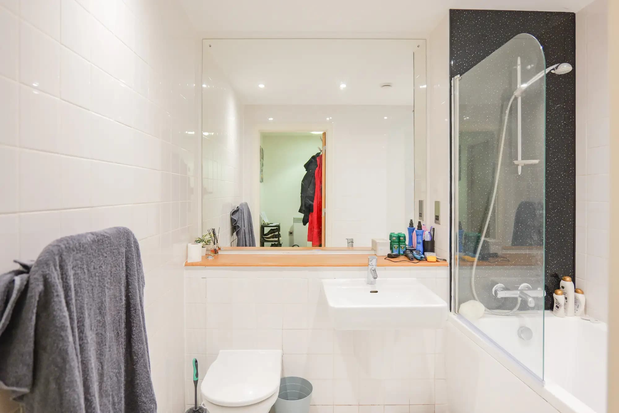 property photo 6 of 17