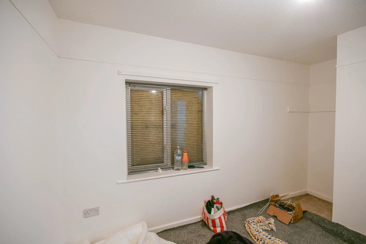 property photo 13 of 18