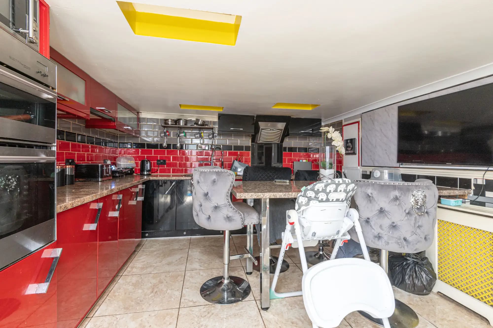 property photo 5 of 18