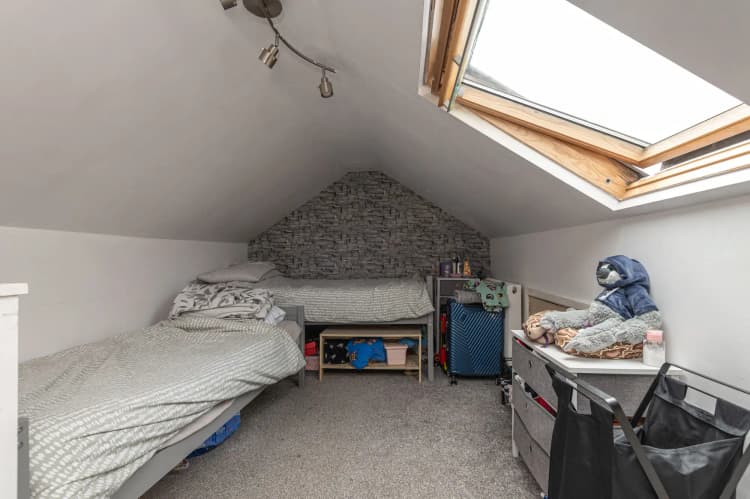 property photo 13 of 20