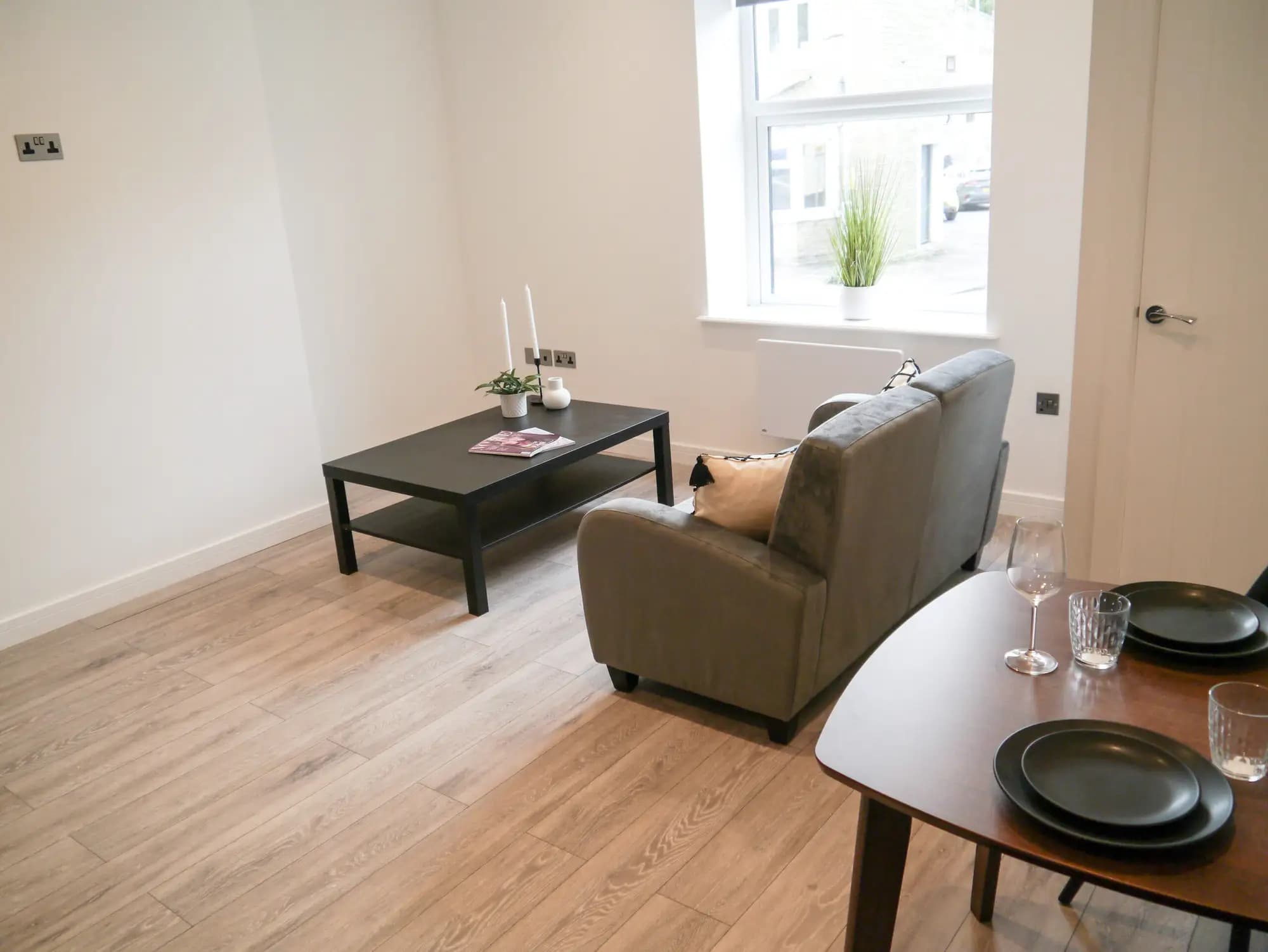 property photo 5 of 34