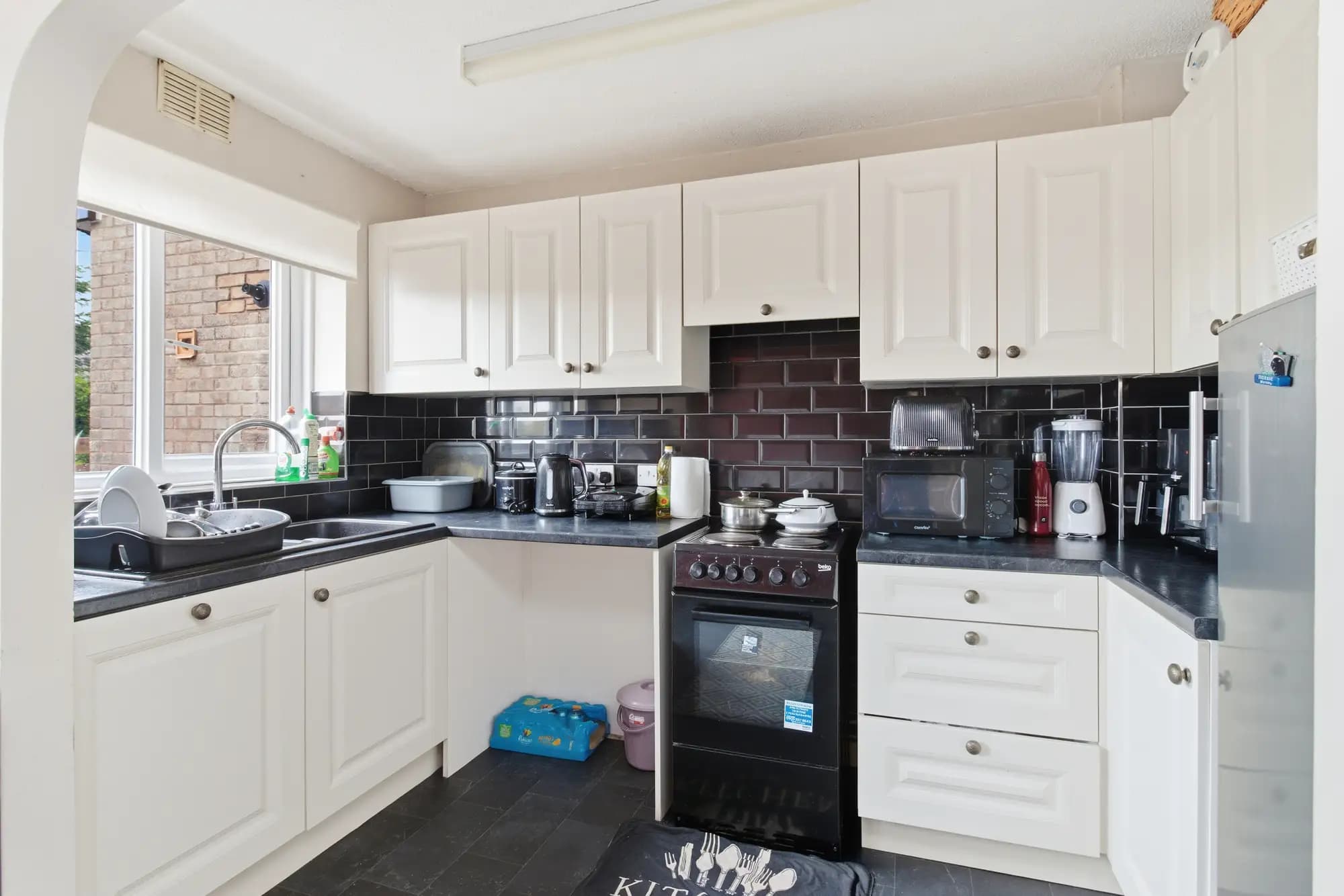 property photo 6 of 24