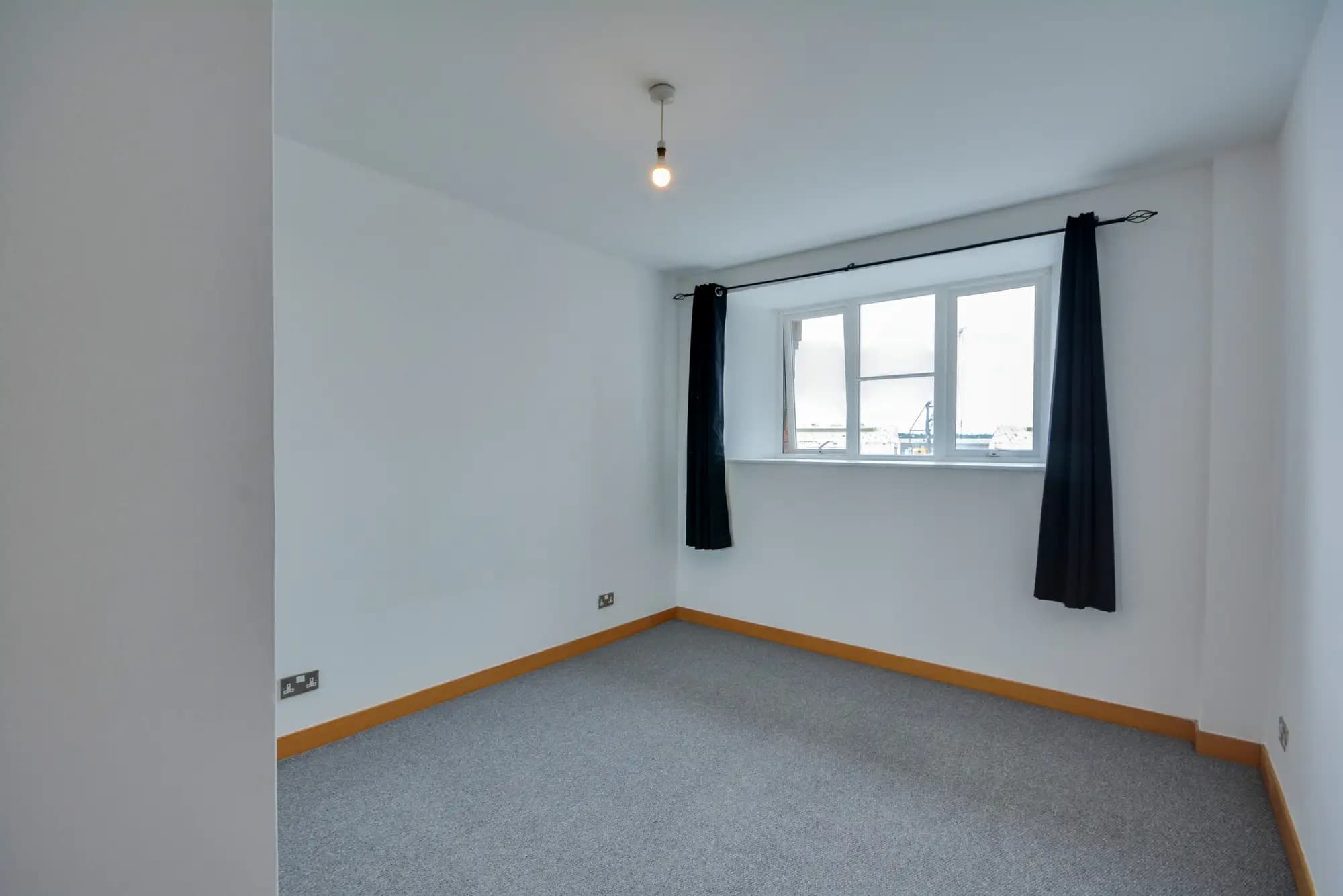 property photo 11 of 25