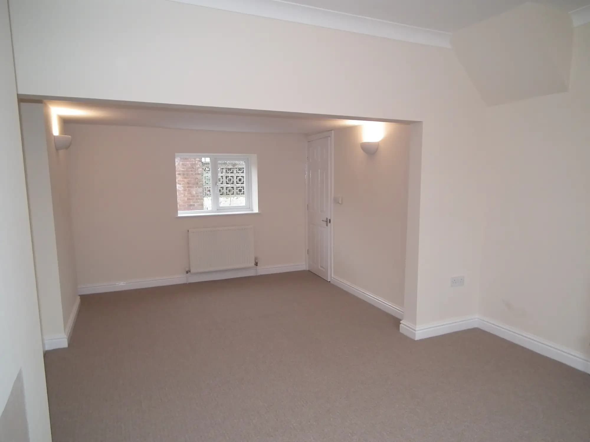 property photo 4 of 38