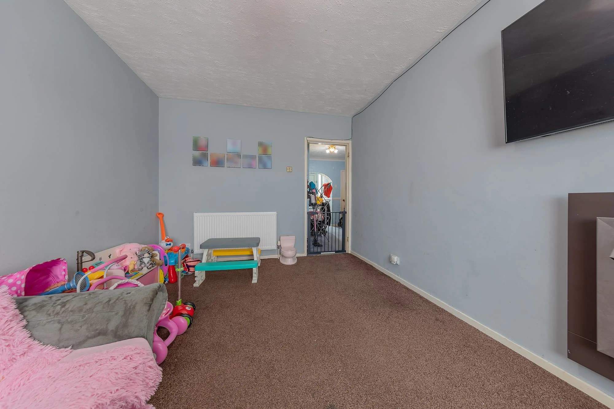 property photo 3 of 28